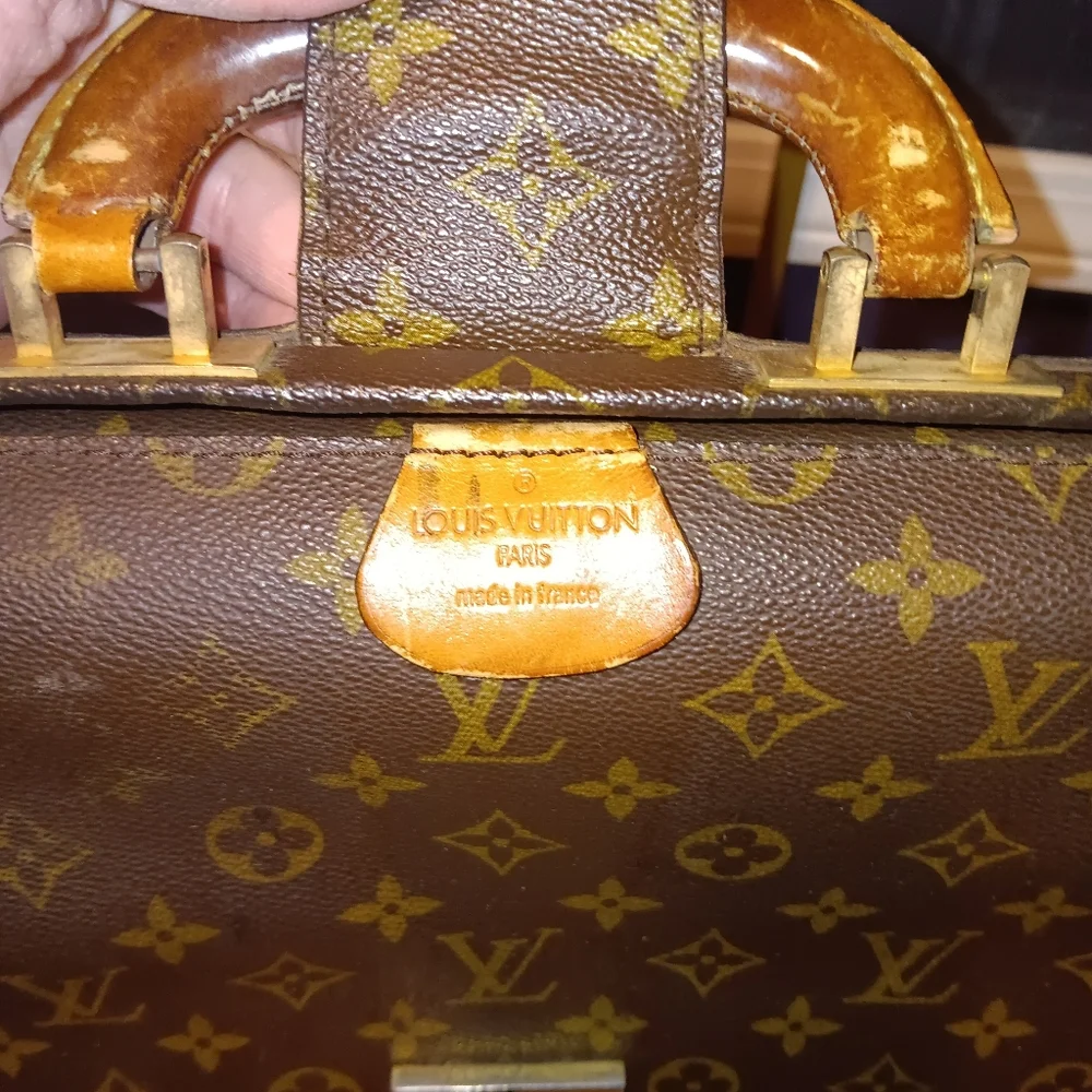 Louis Vuitton has wear